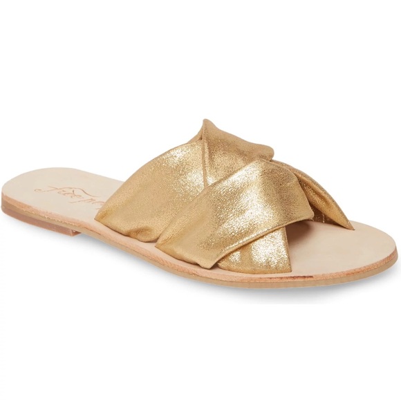 Free People Shoes - ✨ FREE PEOPLE rio vista slide sandals gold